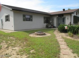 1950 Ross Rd, Centralia, IL 62801