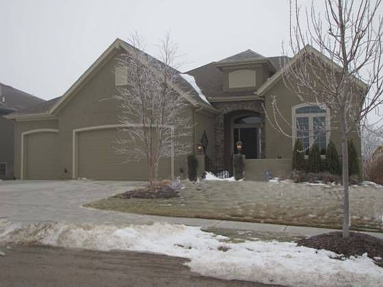 1st image of 11802 Delavan Ave