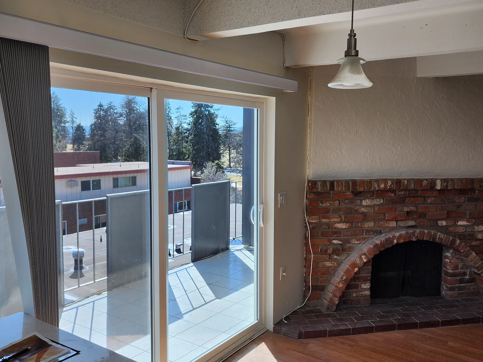 2 bed, 878 sqft, $2,100 — Photo 1