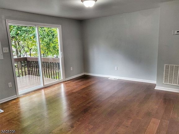 4th image of 24 Dandridge Dr #24