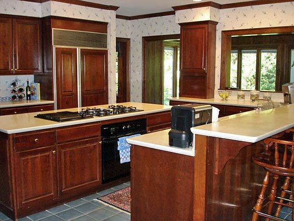5th image of 4900 Mountain Laurel Dr