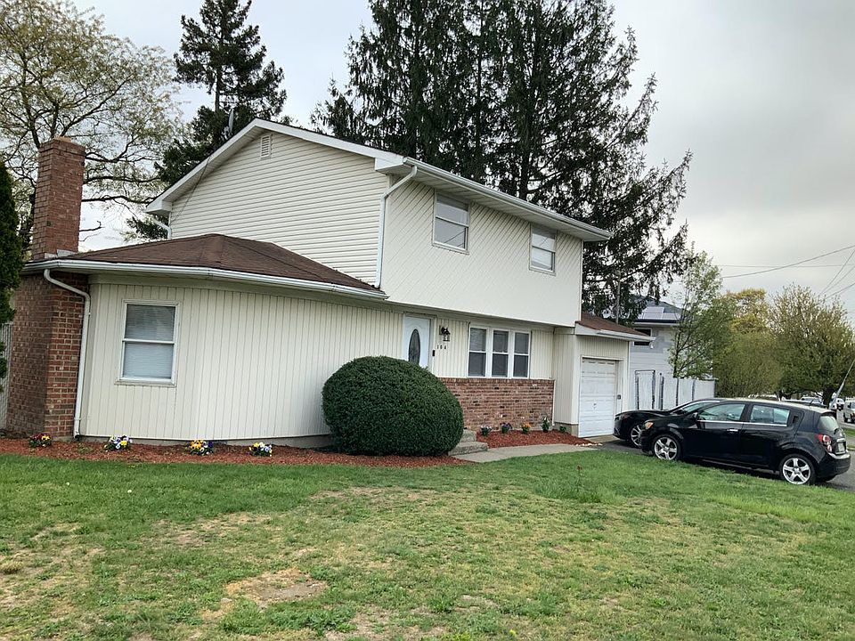 2nd image of 104 Granny Rd