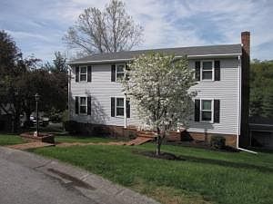 2nd image of 952 Kenbridge Pl