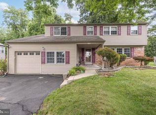 2125 Black Horse Dr, Warrington, PA 18976