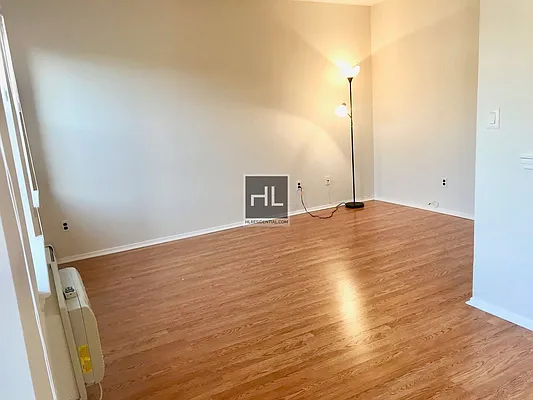 Rented by Highline Residential | media 26