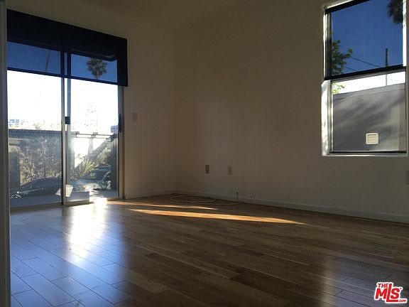 5th image of 516 Boccaccio Ave APT B