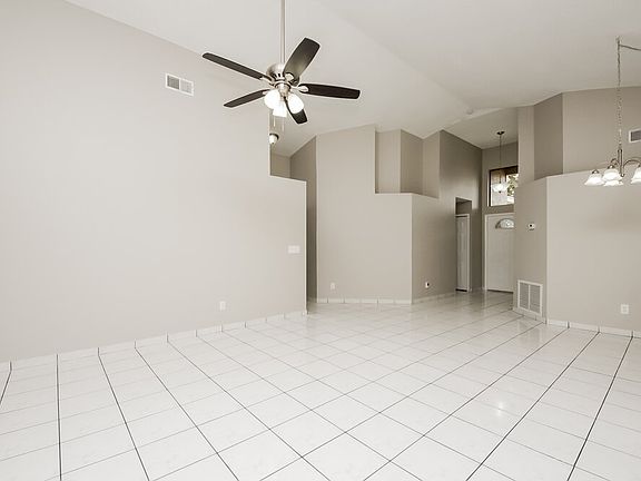 4th image of 12537 Darby Ave