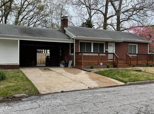 200 N 13th St, Belleville, IL 62220