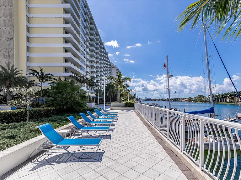 5600 Collins Ave #16B — Photo 24
