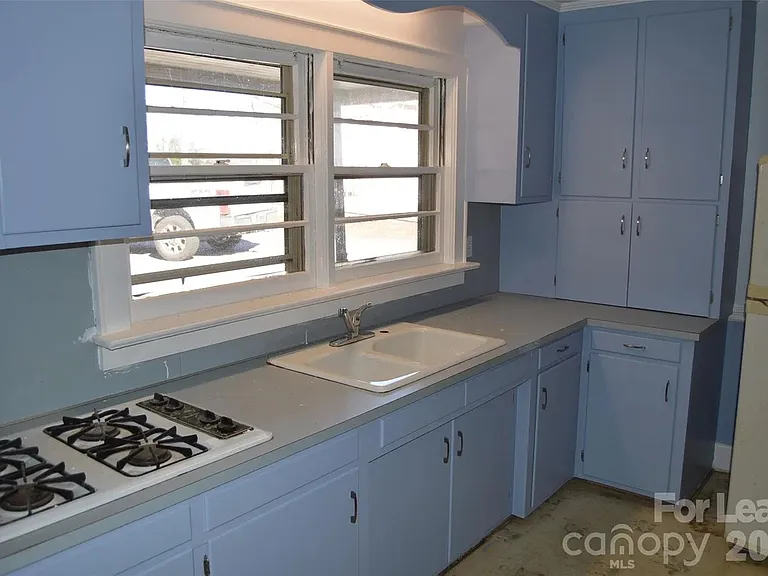 1225 Davie Ave — Photo 24