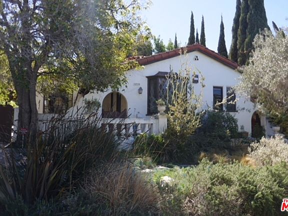 2nd image of 10334 Ilona Ave