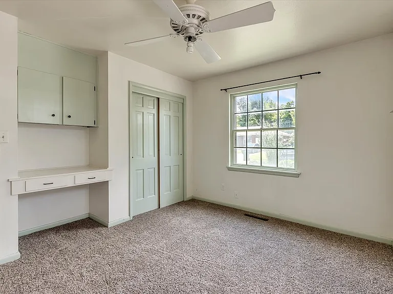 2037 NW 47th St — Photo 22