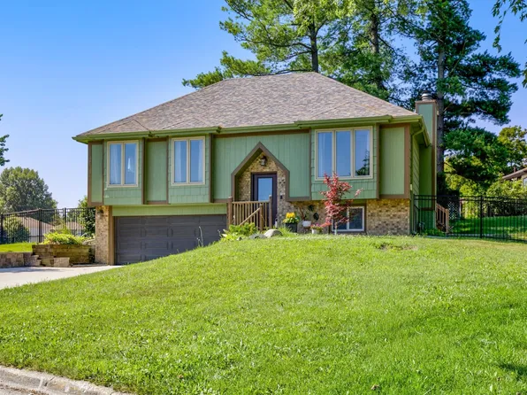 1161 Columbine Cir, Norwalk, IA 50211