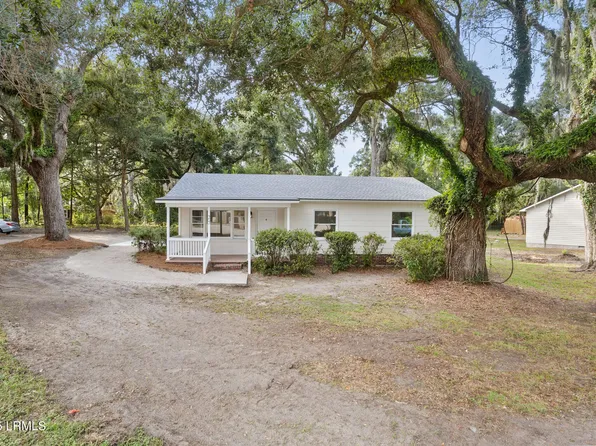 27 Miller Dr W, Beaufort, SC 29907
