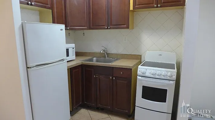 Rented by (Legacy) NY Quality Living Uptown | media 17