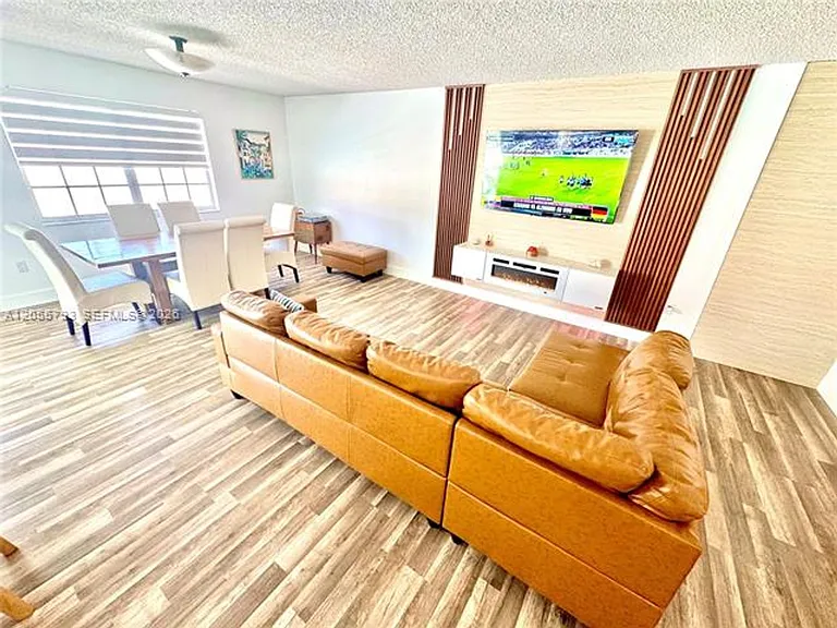 18701 Wentworth Dr #18701 — Photo 10