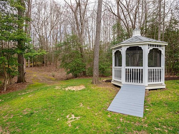 4th image of 2038 Valley Springs Ct