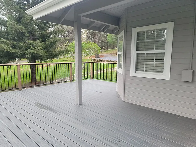 877 Conifer Ln — Photo 6