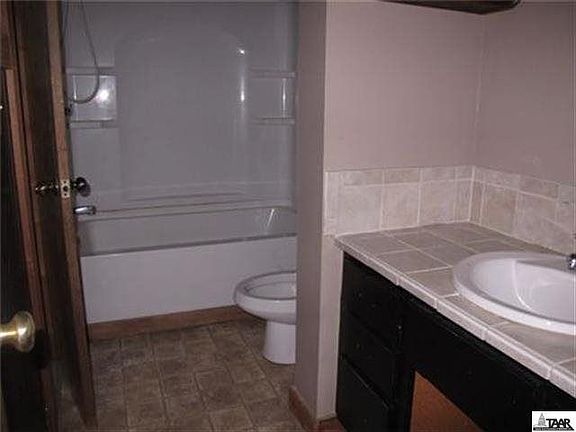5th image of 209 S Pleasant St