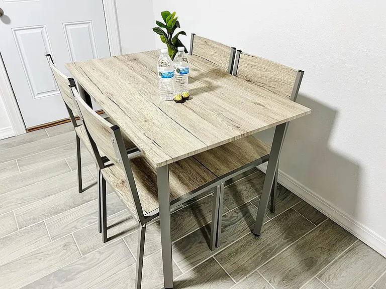 Full Kitchen with Dining Table