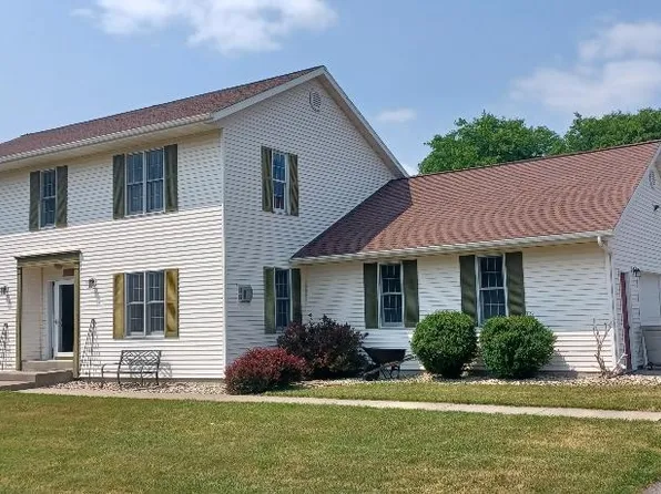 1403 Harvest Ln, Reedsburg, WI 53959