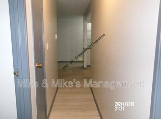 7452 N Granville Rd #7, Milwaukee, WI 53224