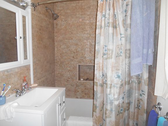 2nd image of 1 Highland Ave