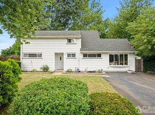 3 Pinetree Rd, Old Bridge, NJ 08857