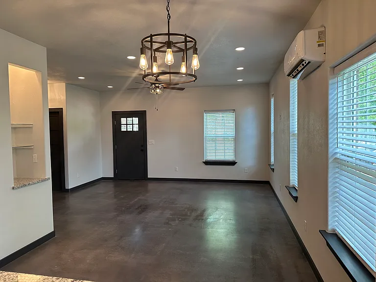 821 Shawnee Dr — Photo 11