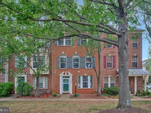 46220 Walpole Ter, Sterling, VA 20165