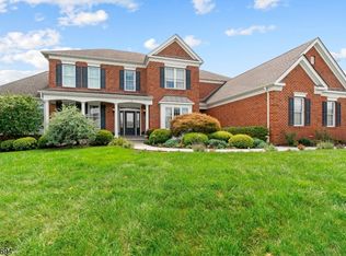 5 Erin Place, Raritan Twp., NJ 08822