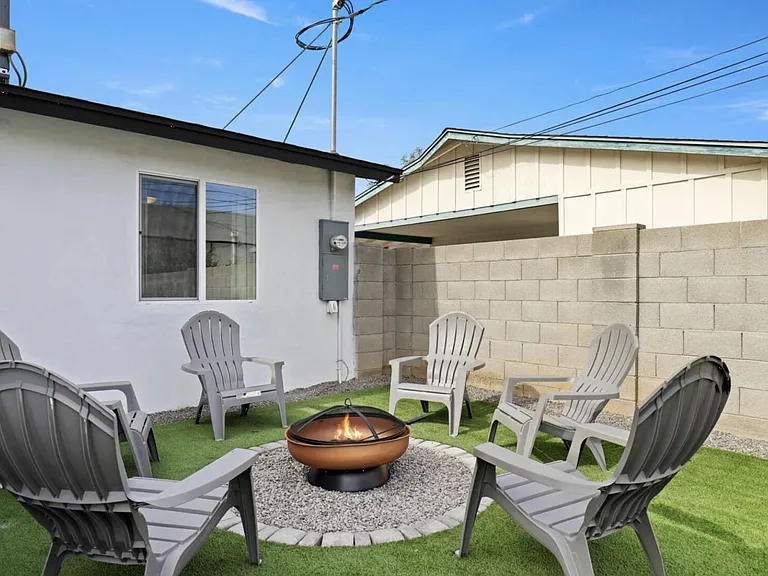2241 N Sunset Dr — Photo 27