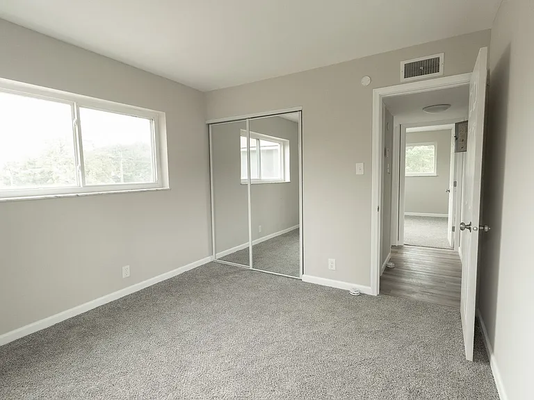 1724 E Broadway — Photo 6