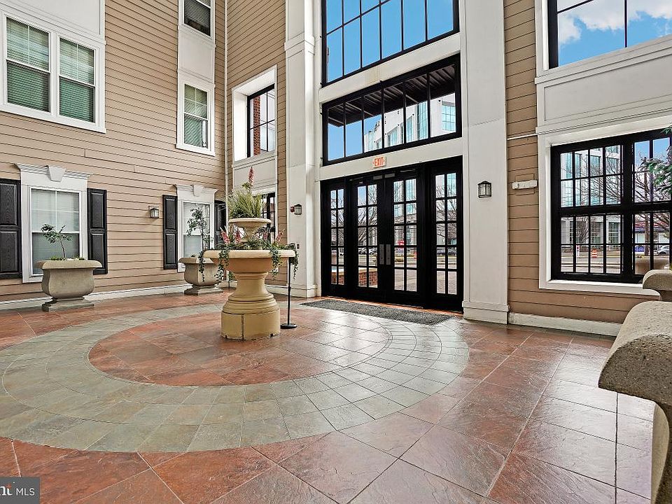 1st image of 501 Hungerford Dr APT 275