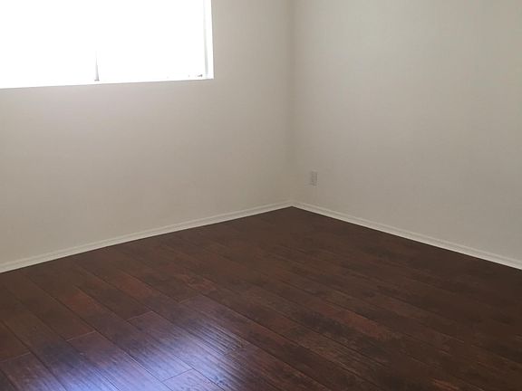 5th image of 13855 Burbank Blvd APT 11