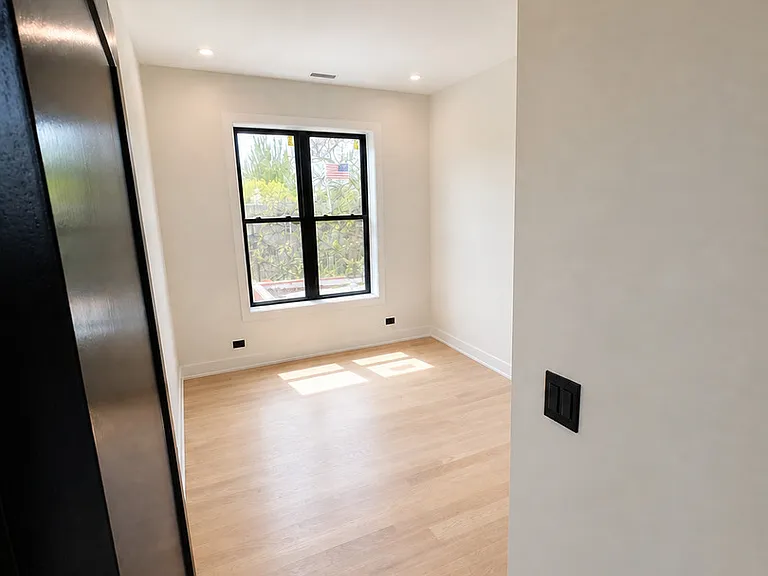 1416 N Maplewood Ave #3 — Photo 8