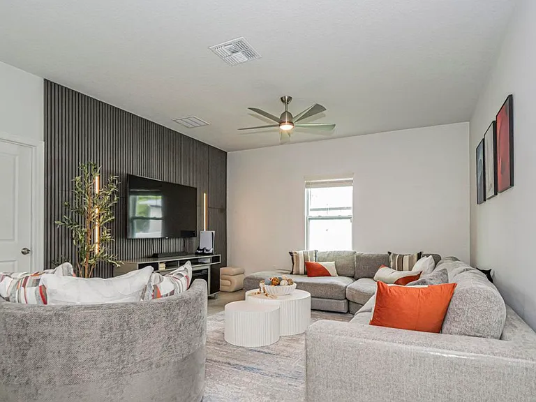 3010 Eldron Blvd SE — Photo 4