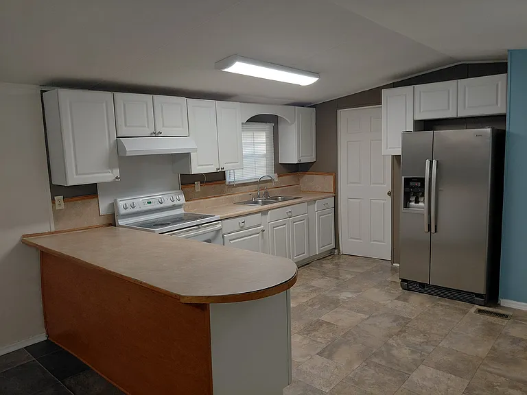 114 Goddard Rd — Photo 3