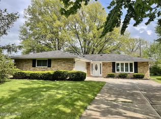 1032 Woodland Dr, Lima, OH 45805