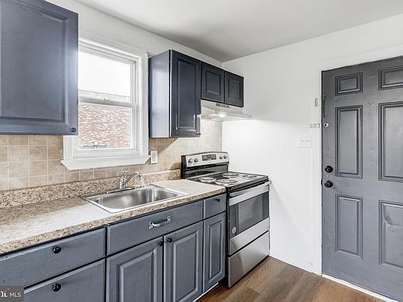 5th image of 2218 Harlacker Ln