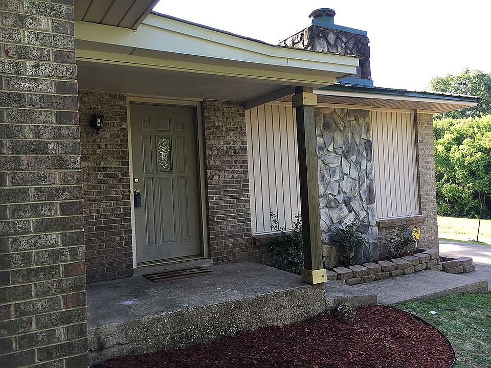 2nd image of 555 Redbud Rd