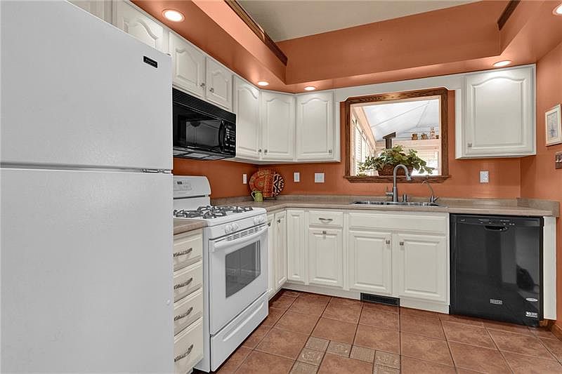 122 Skyview Dr, Aliquippa, PA 15001 Zillow