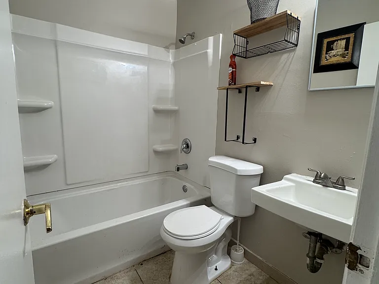2421 Granada Ave #6 — Photo 4