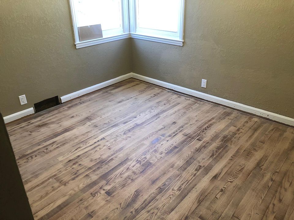 W194S7449 Racine Ave, Muskego, WI 53150 | Zillow