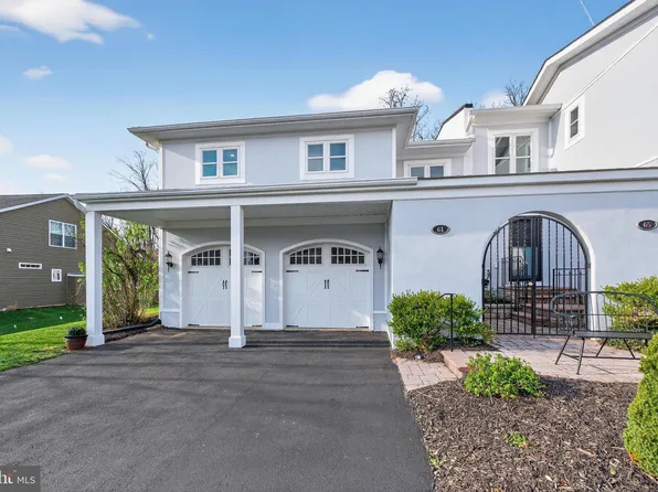 61 Hartzell Dr, Shepherdstown, WV 25443