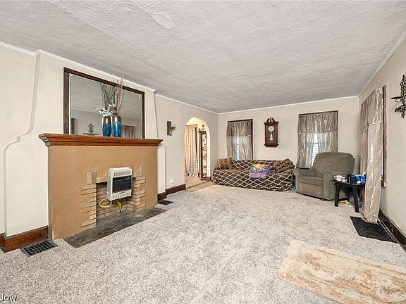 5th image of 322 Lindale Ave