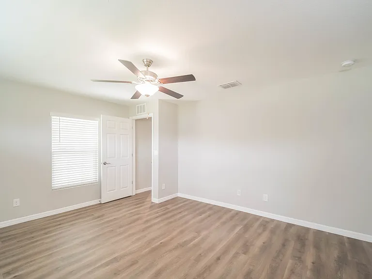 1831 NW 6th Ave — Photo 7