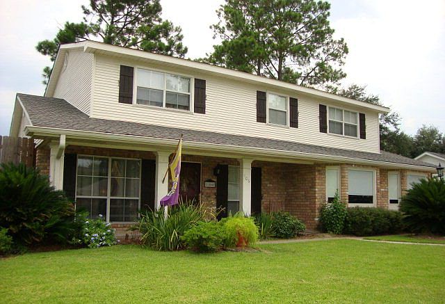 1st image of 106 E Oaklawn Dr