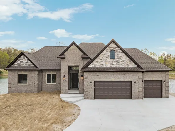 68651 Lake Angela Pointe St, Richmond, MI 48062