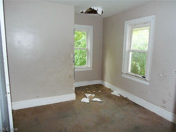 4th image of 646 Plum St